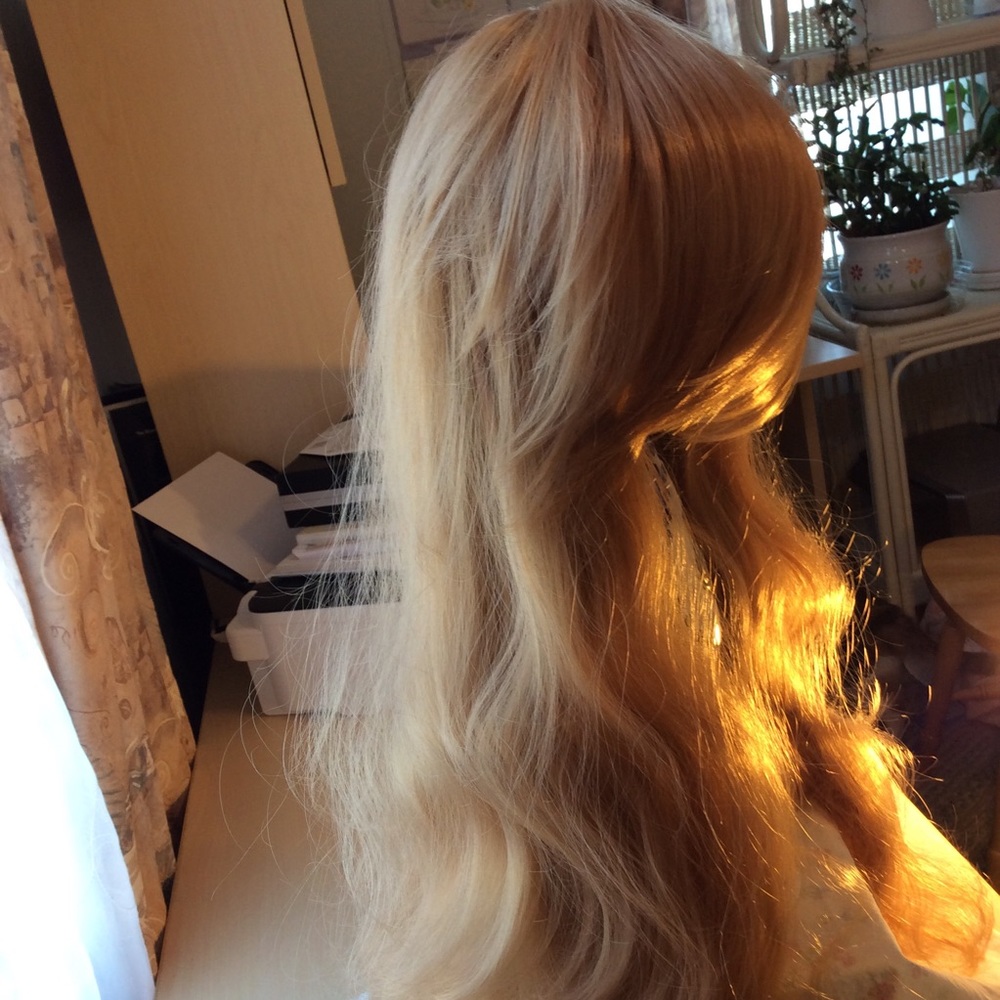 Blonde wig